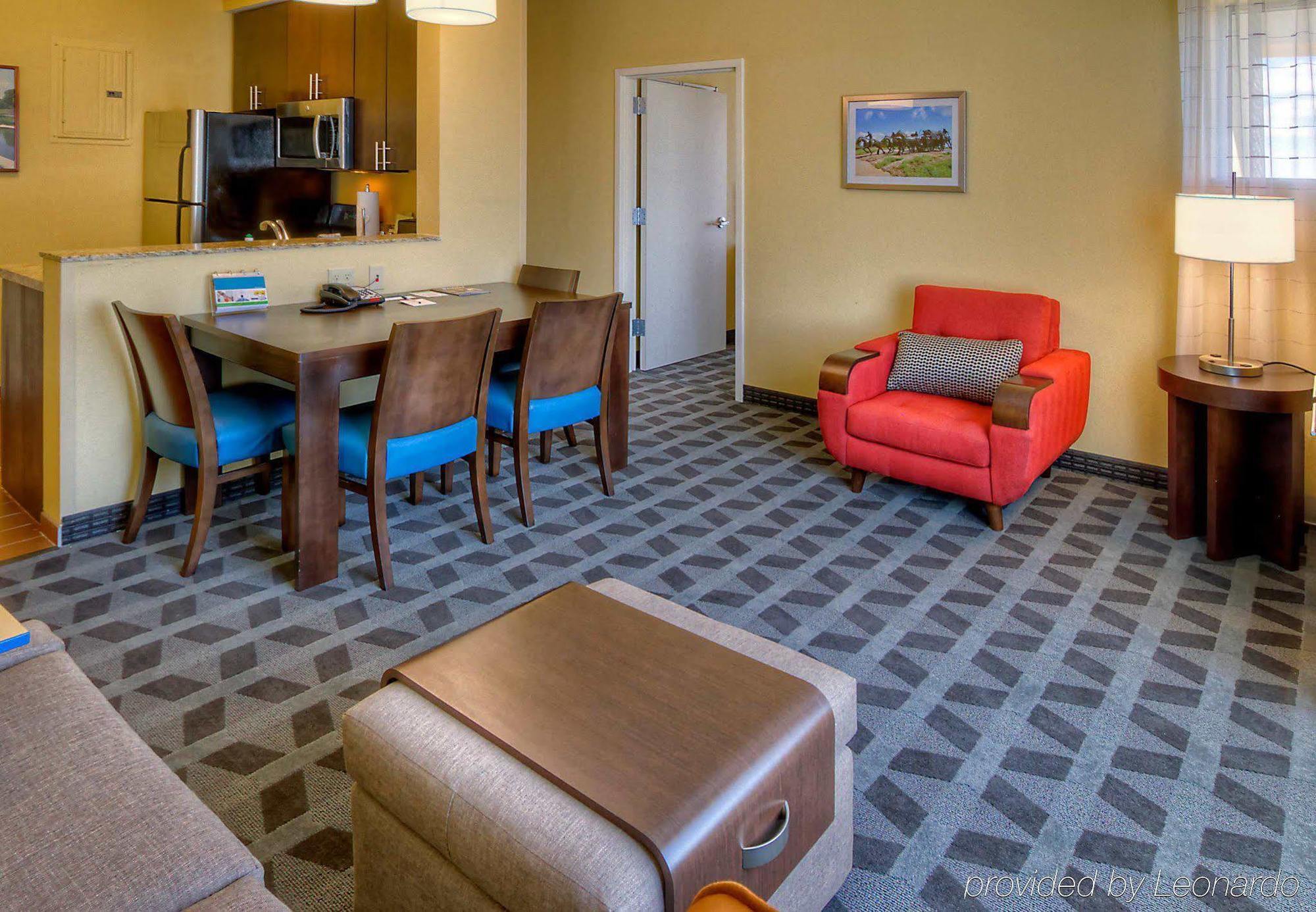 Towneplace Suites Oklahoma City Airport Exterior photo